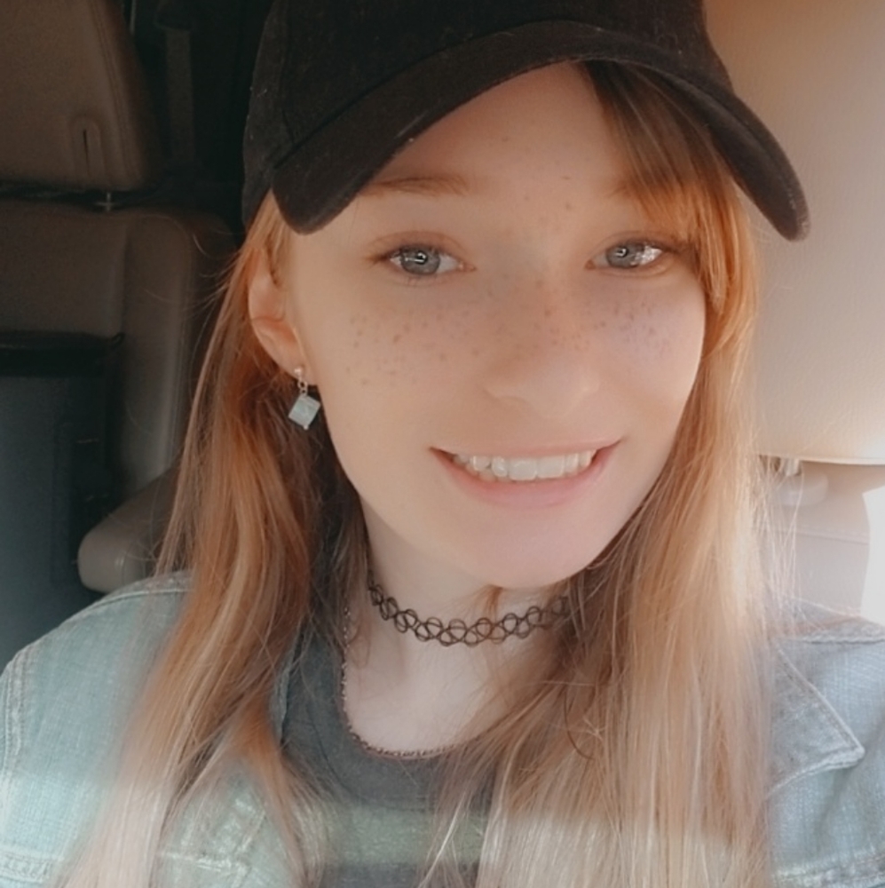 Meet your Posher, Alyssa